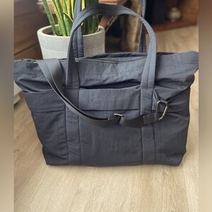 Lululemon “on my level” black duffle bag EUC! One day sale!☀️